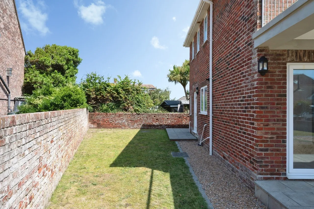 Bembridge Court, Hayling Island, PO11, photo 11