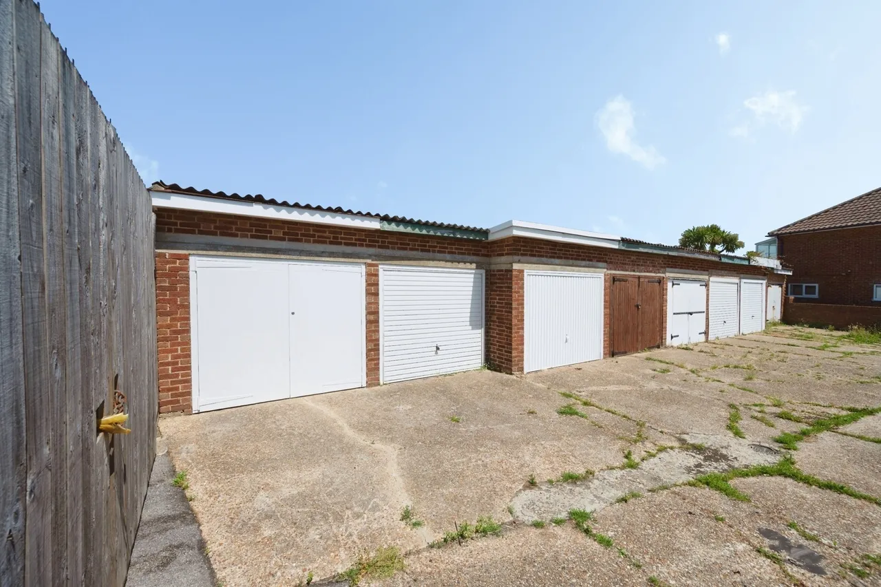 Bembridge Court, Hayling Island, PO11, photo 20