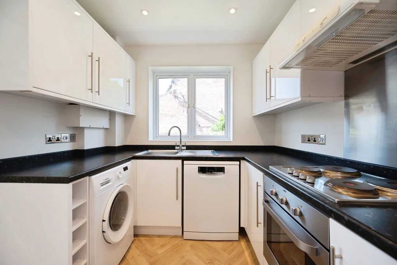 Bembridge Court, Hayling Island, PO11, photo 4