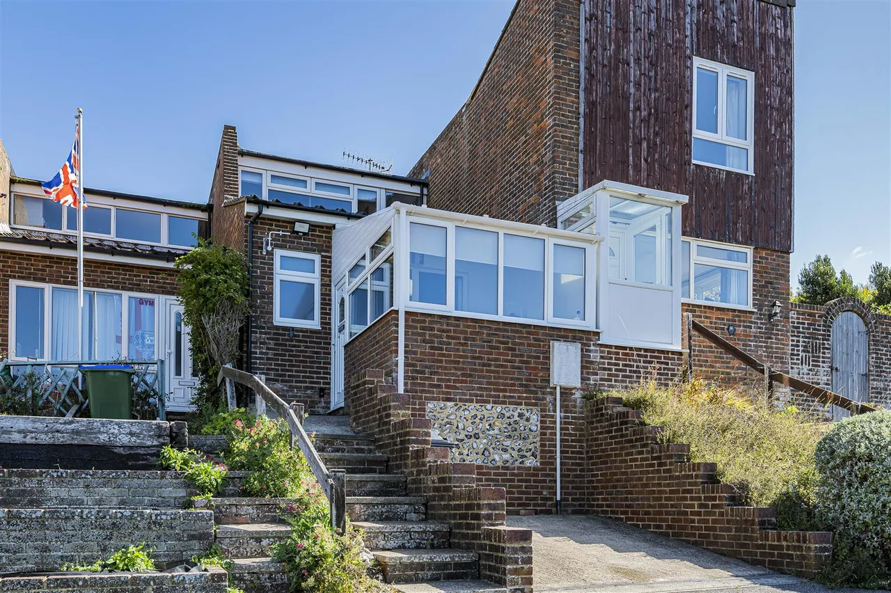St Leonards Close, Newhaven, photo 6