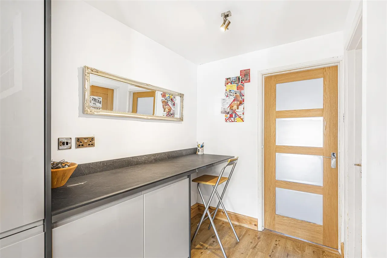 St Leonards Close, Newhaven, photo 24