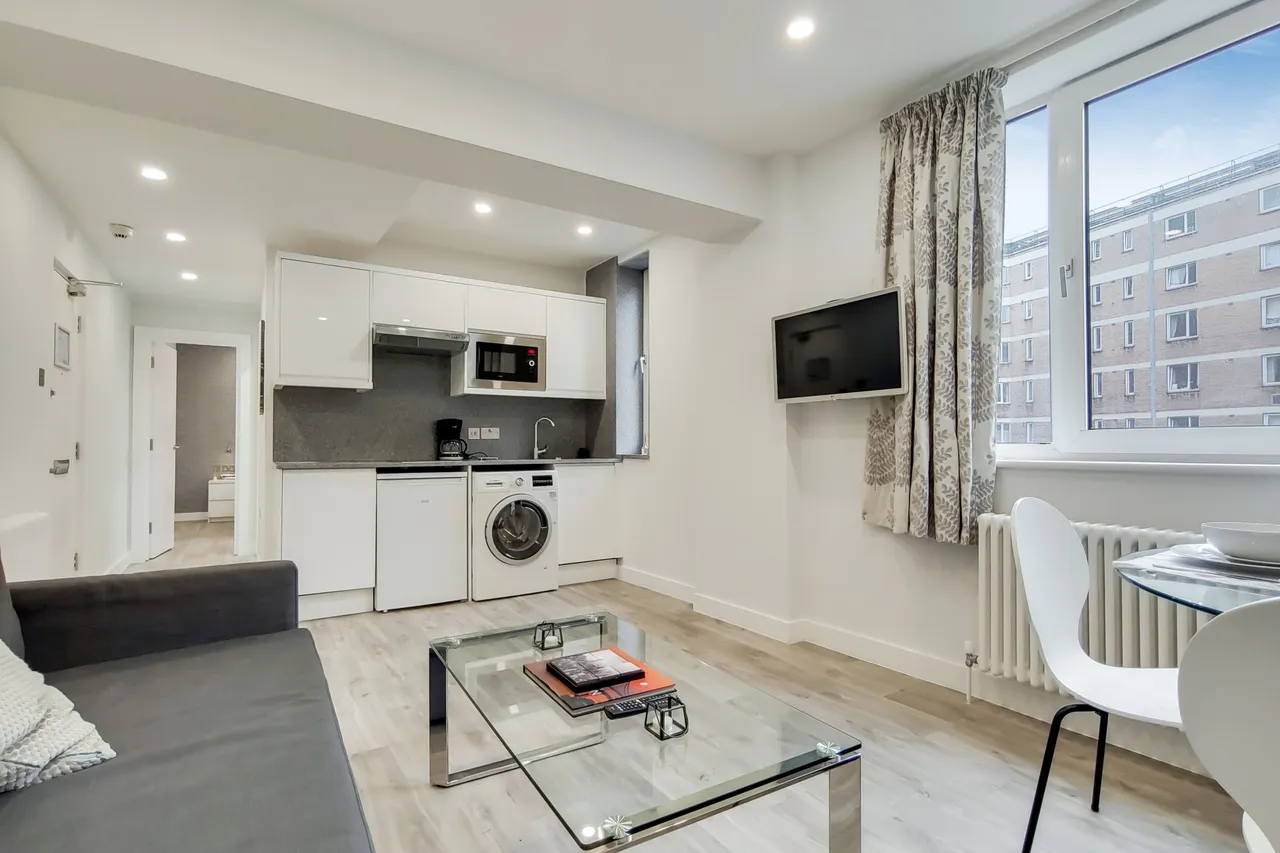 509 Chelsea Cloisters, Sloane Avenue, London, photo 2