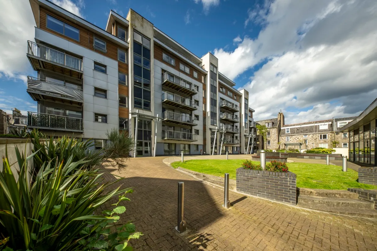 3 bed flat for sale — Charlotte Street, City Centre, Aberdeen, AB25