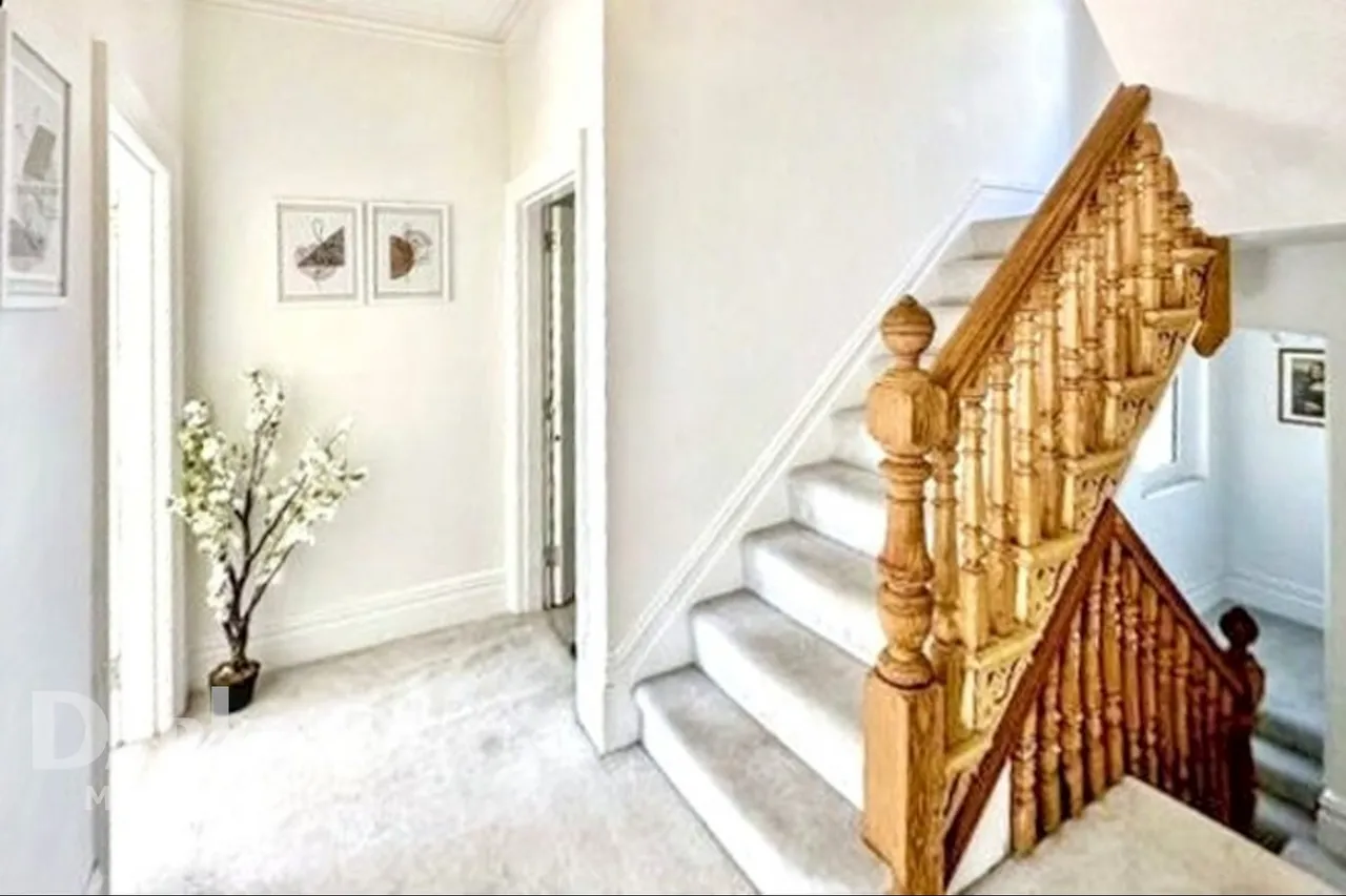 6 bed house for sale, High Street, Merthyr Tydfil