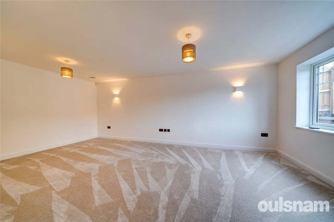 Alcester Road, Finstall, Bromsgrove, Worcestershire, B60 1EL, photo 11