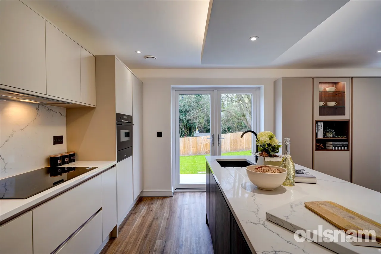 Alcester Road, Finstall, Bromsgrove, Worcestershire, B60 1EL, photo 12
