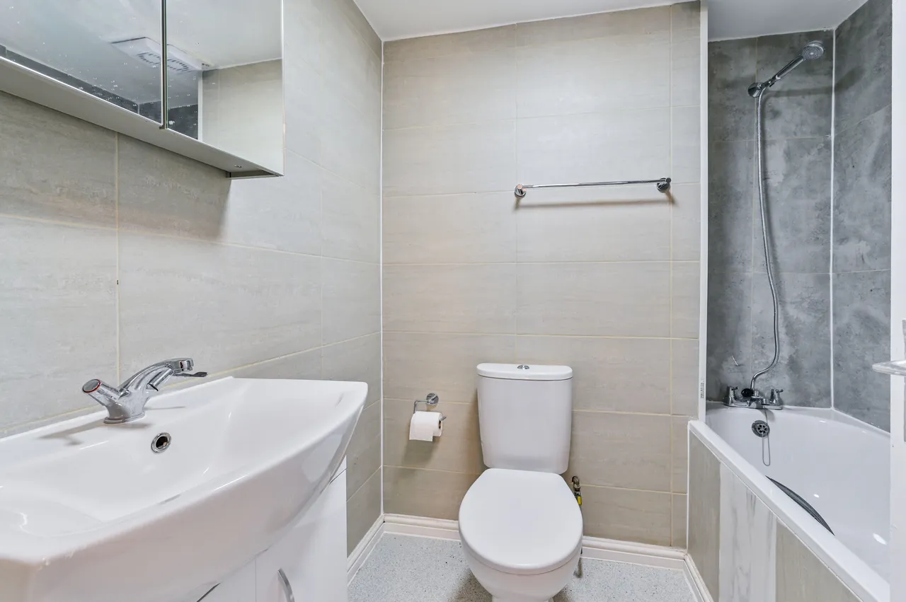 Flat 2, 357 Green Lanes, London, photo 5
