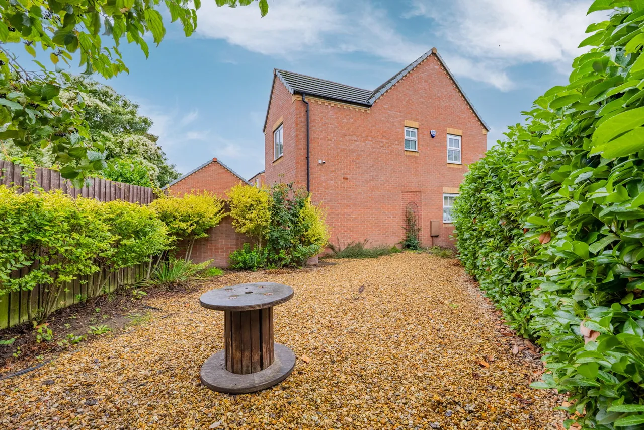 Brythill Drive, Brierley Hill, DY5, photo 27
