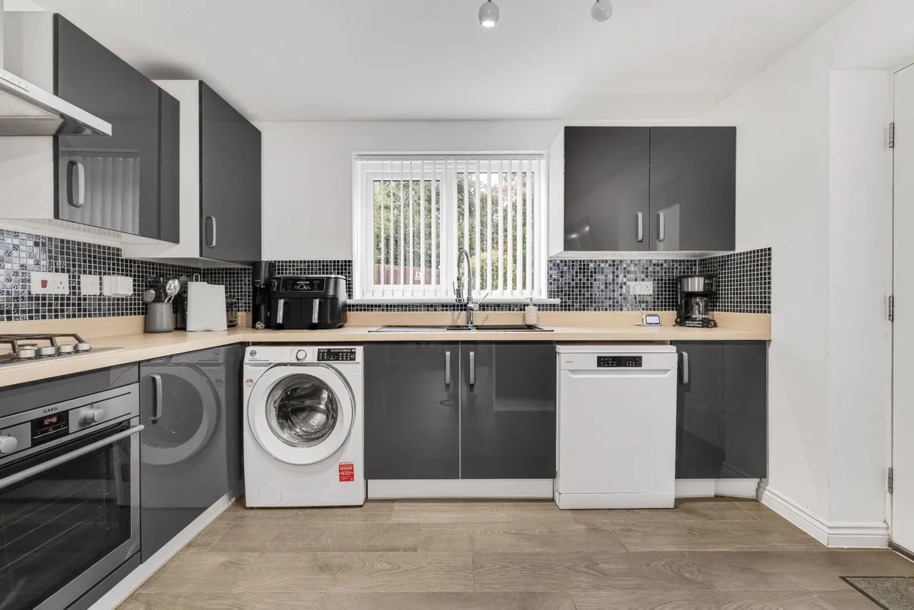 Brythill Drive, Brierley Hill, DY5, photo 6