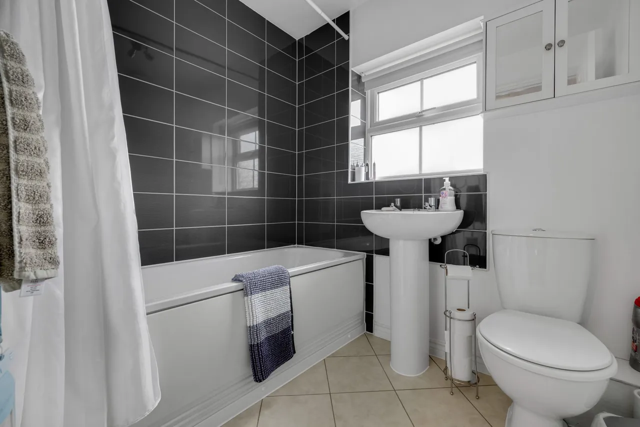 Brythill Drive, Brierley Hill, DY5, photo 25