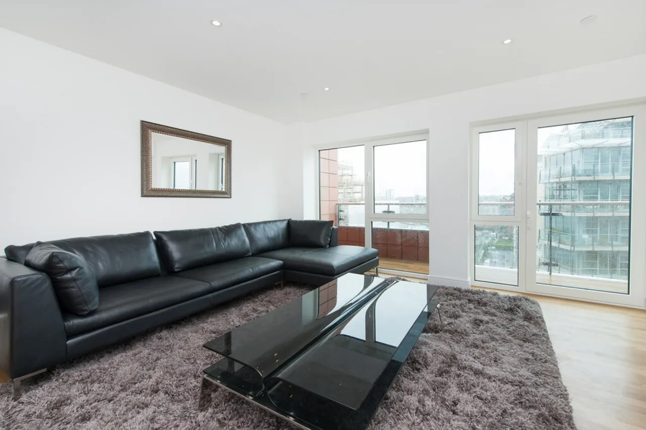 2 bed flat for sale — Flotilla House, Battersea Reach