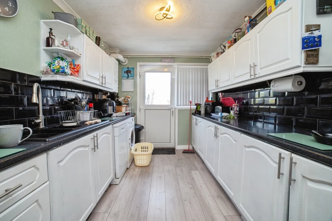 Poplar Avenue, Kirkby-in-Ashfield, NG17, photo 2