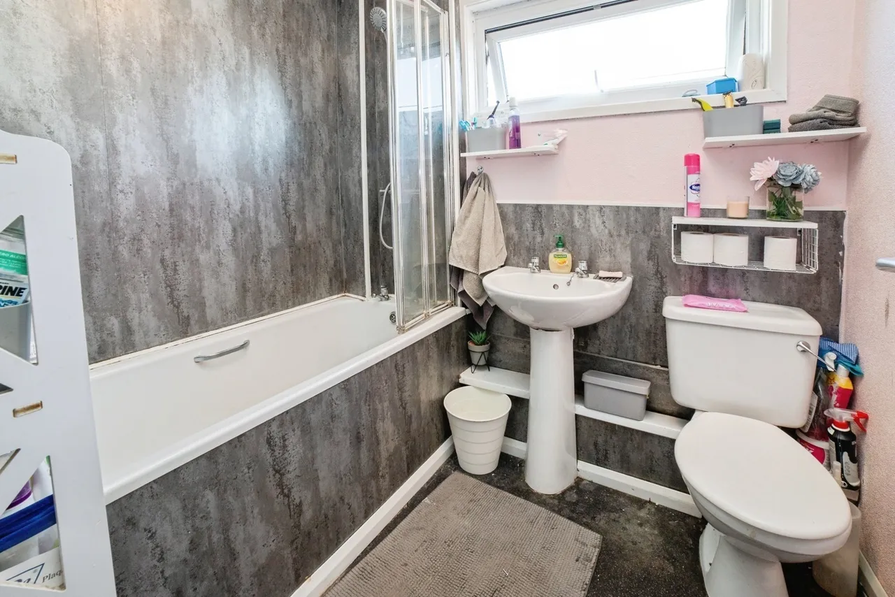 Poplar Avenue, Kirkby-in-Ashfield, NG17, photo 13
