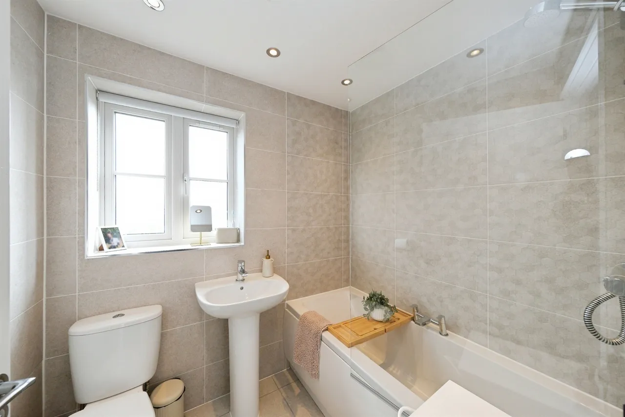 Emes Road, Wingerworth, Chesterfield, photo 12