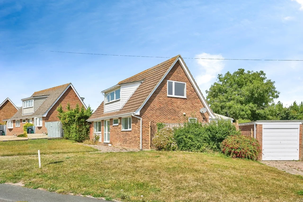 Caws Avenue, Seaview, PO34, photo 16