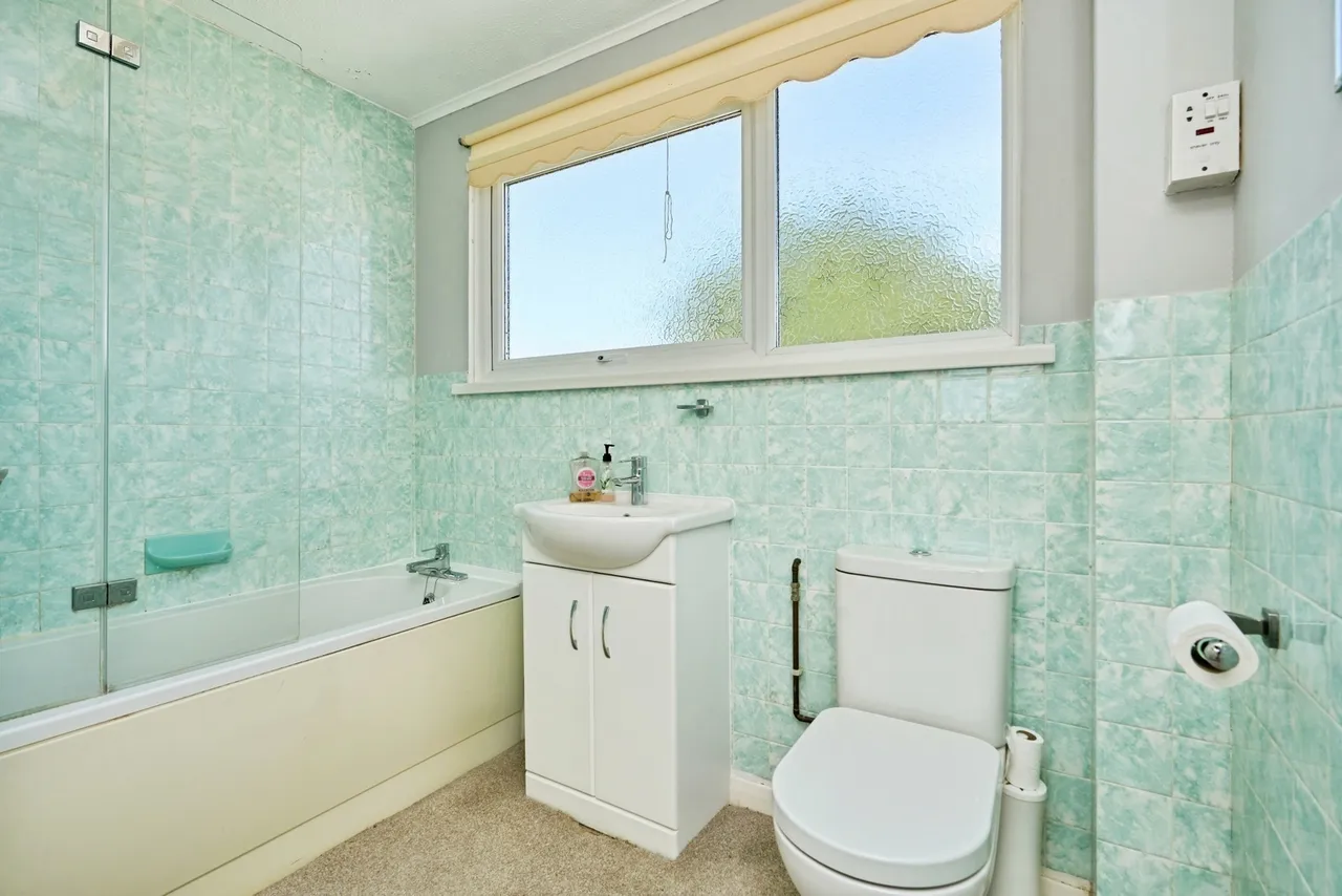 Caws Avenue, Seaview, PO34, photo 11