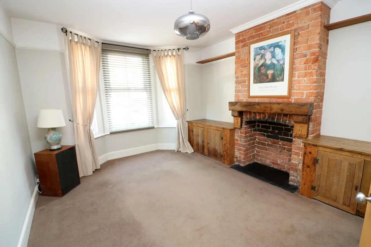 Wendover Road, Surrey Staines-upon-Thames, TW18, photo 2