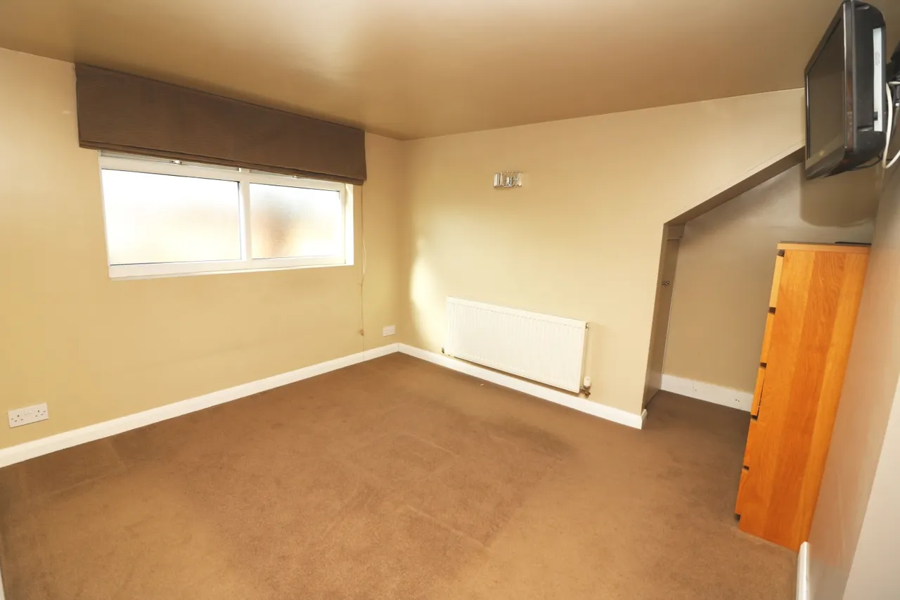 Wendover Road, Surrey Staines-upon-Thames, TW18, photo 11