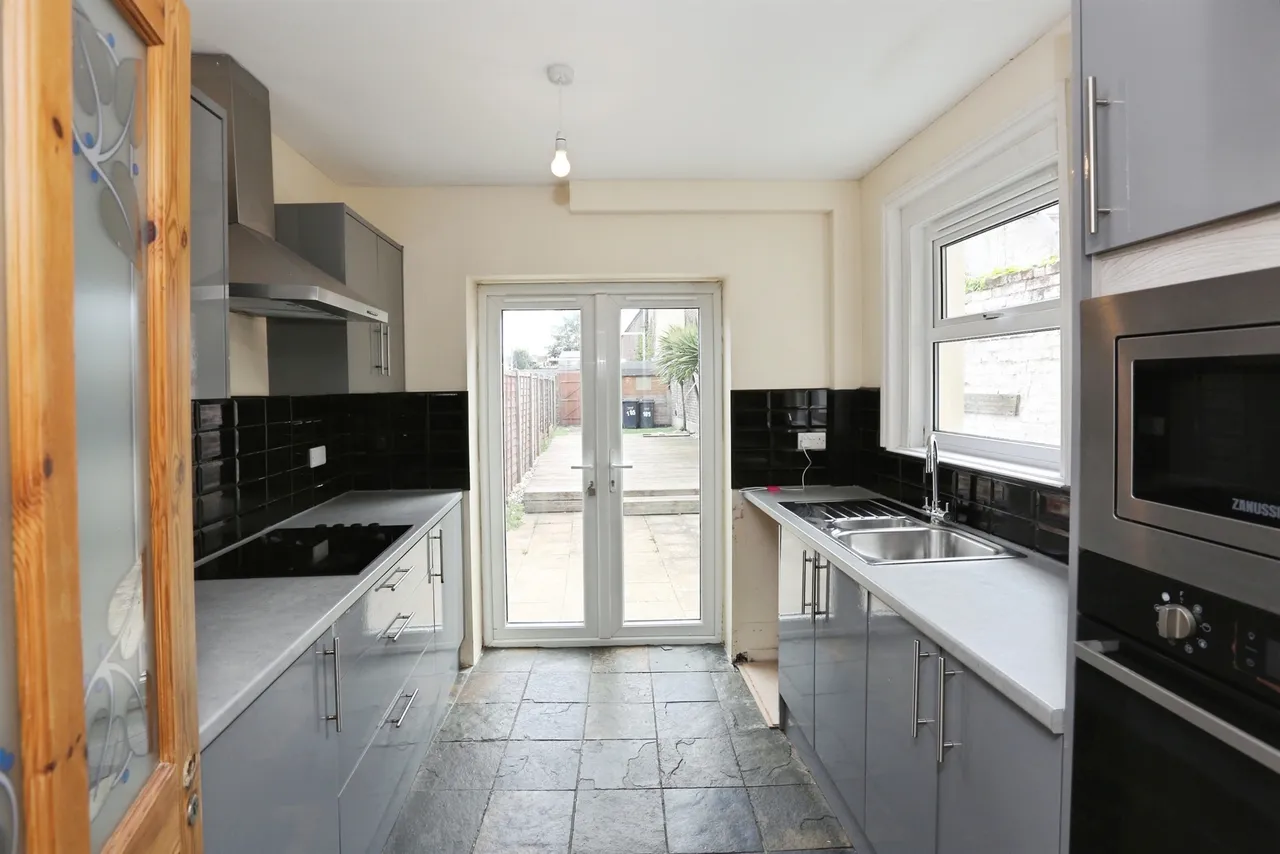 Whitworth Road, GOSPORT, photo 9