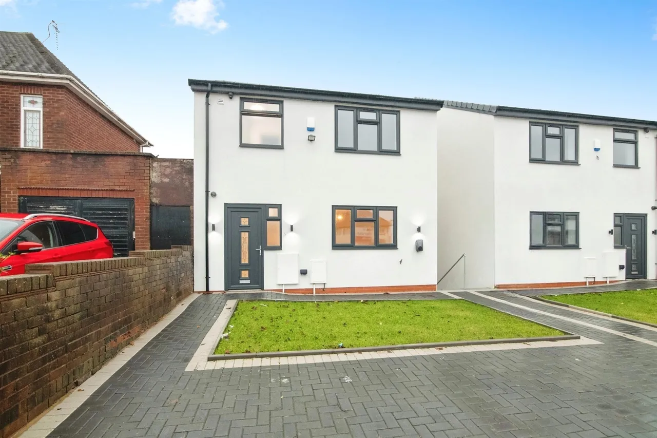 5 bed house for sale — Pensnett Road, Dudley