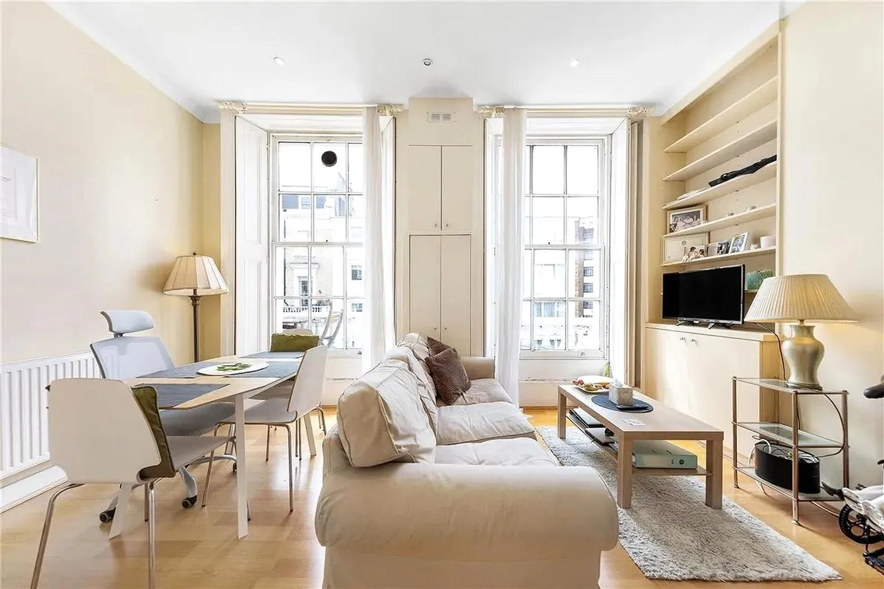 1 bed flat for sale, Winchester Street, London, SW1V