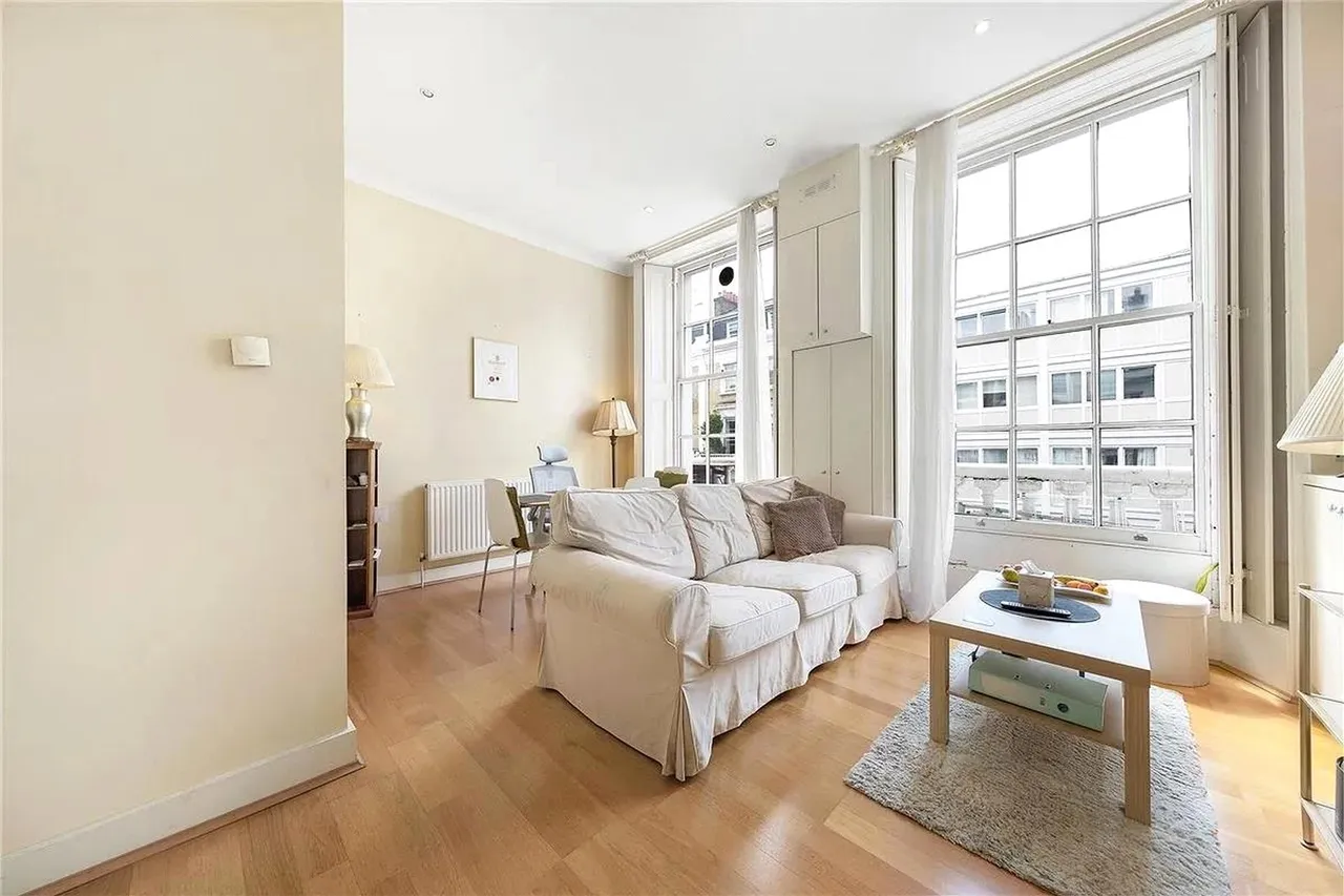 Winchester Street, London, SW1V, photo 4