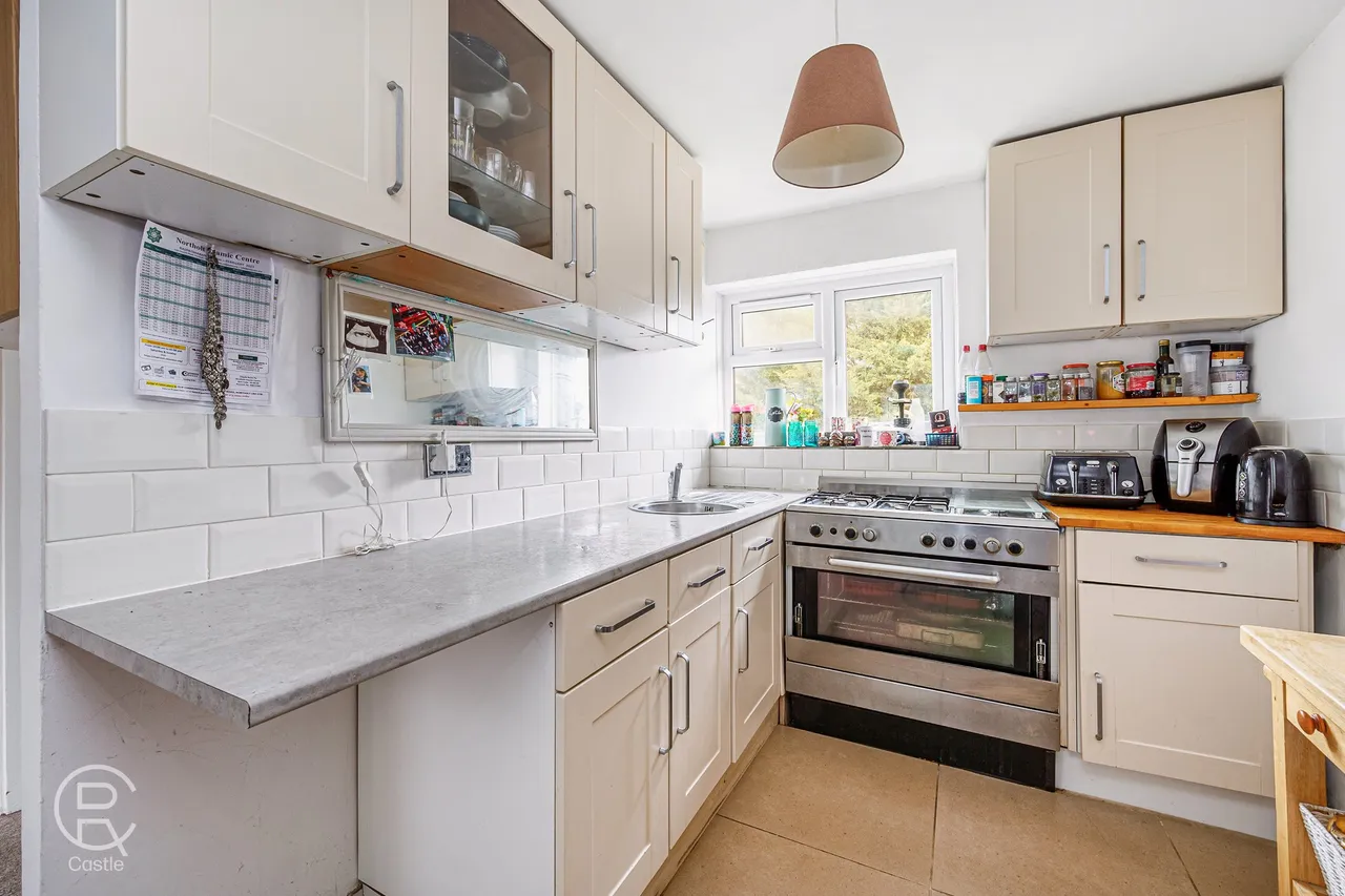 Irving Avenue, Northolt, UB5, photo 4