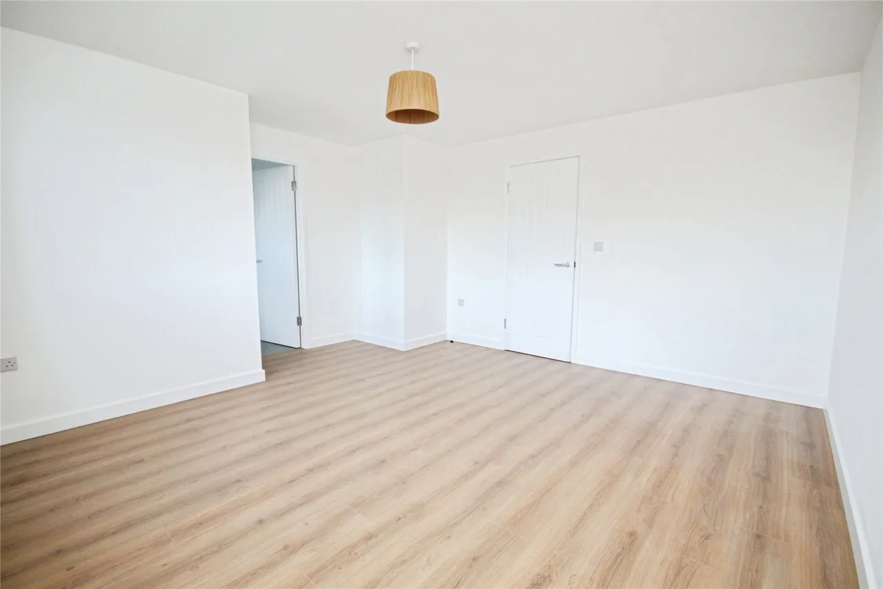 Chantress Close, Dagenham, RM10, photo 4