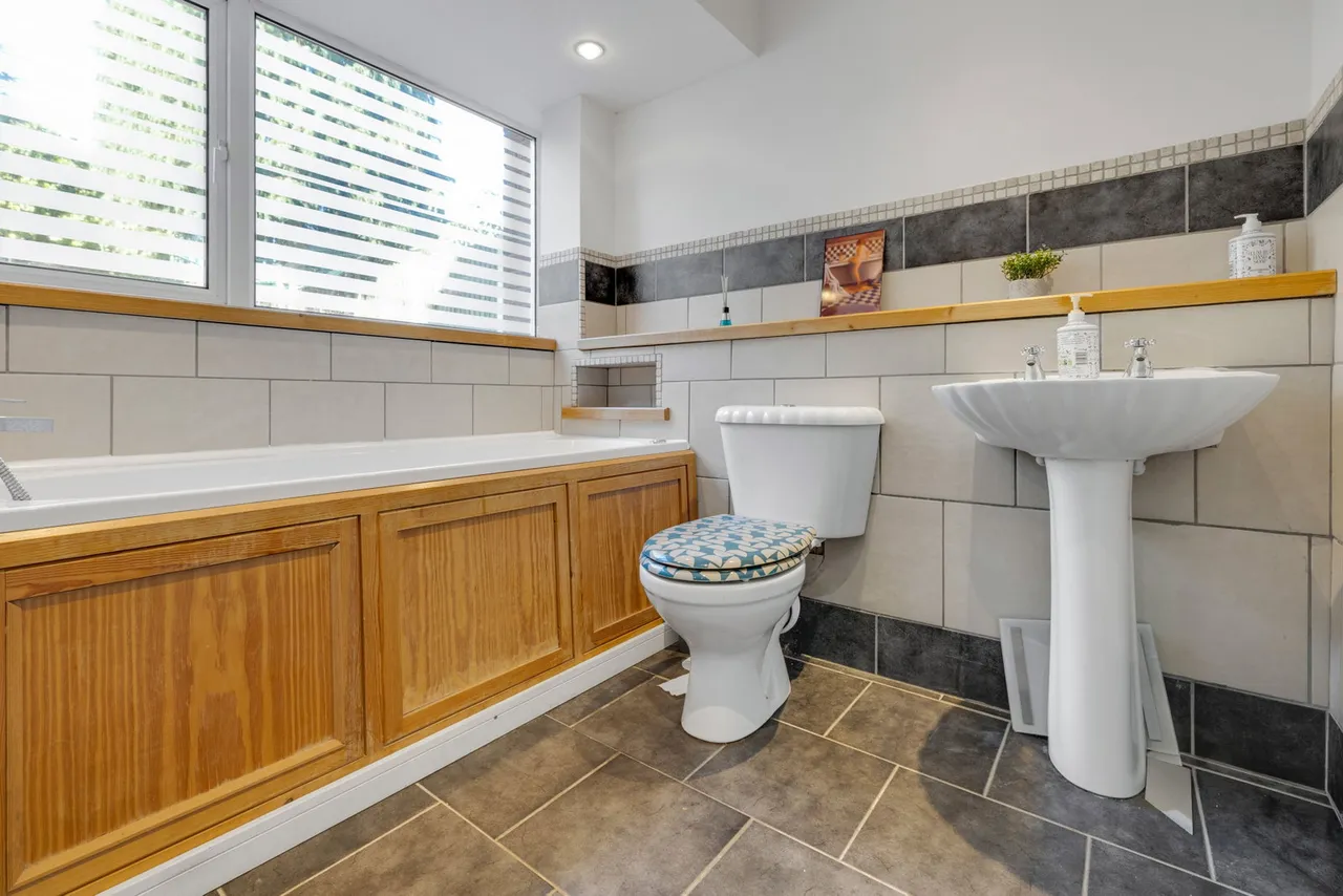 Wolverhampton Road, Wall Heath, DY6, photo 21