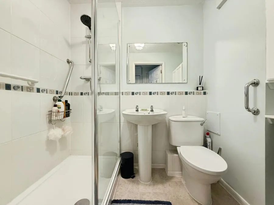 New Road, Crowthorne, RG45, photo 10