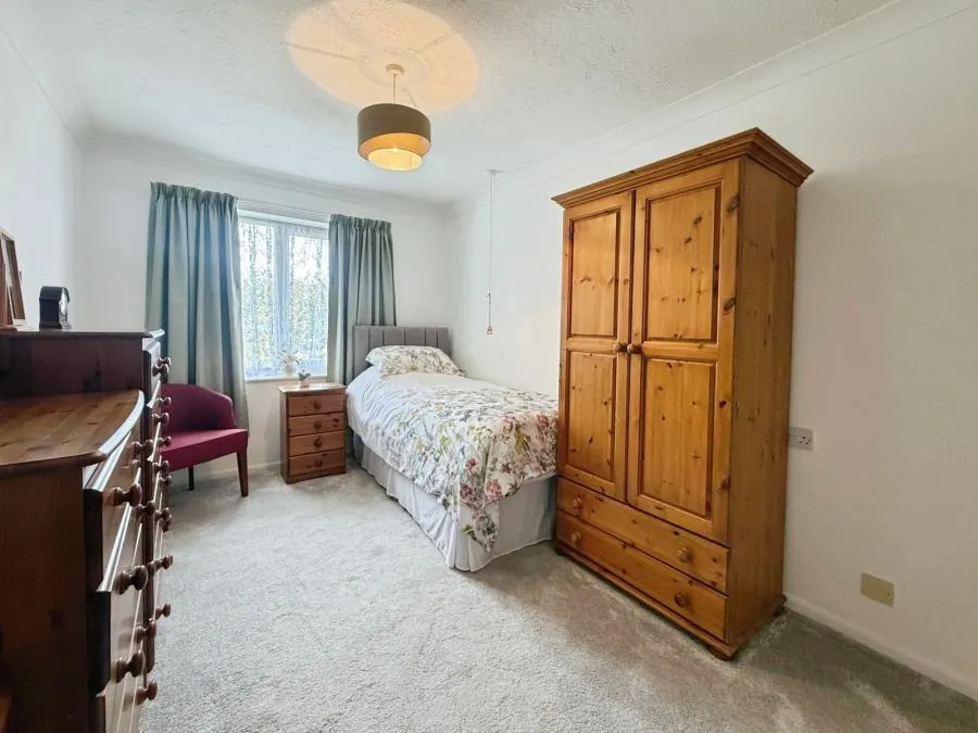 New Road, Crowthorne, RG45, photo 9