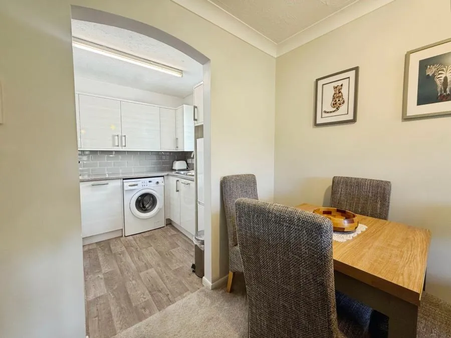 New Road, Crowthorne, RG45, photo 7