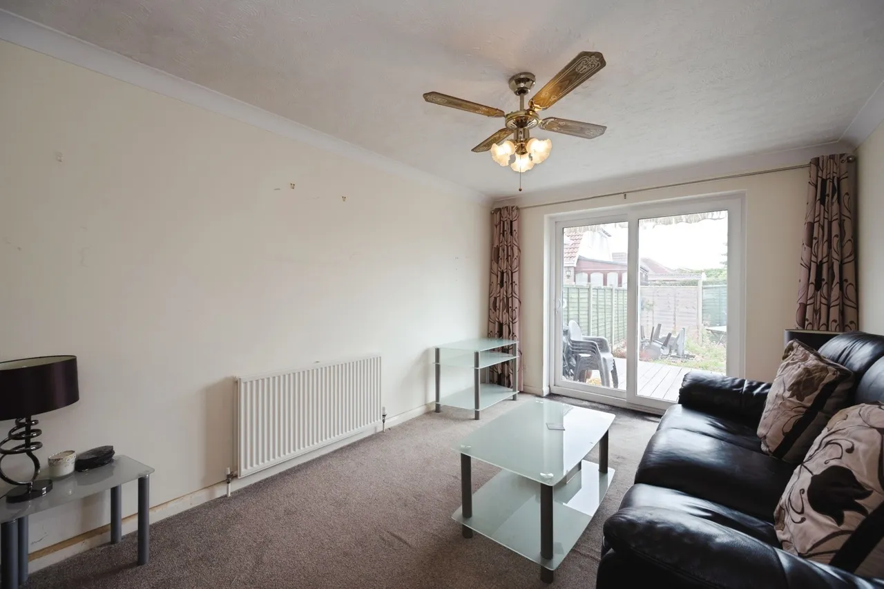 Sandy Point Road, Hayling Island, PO11, photo 5