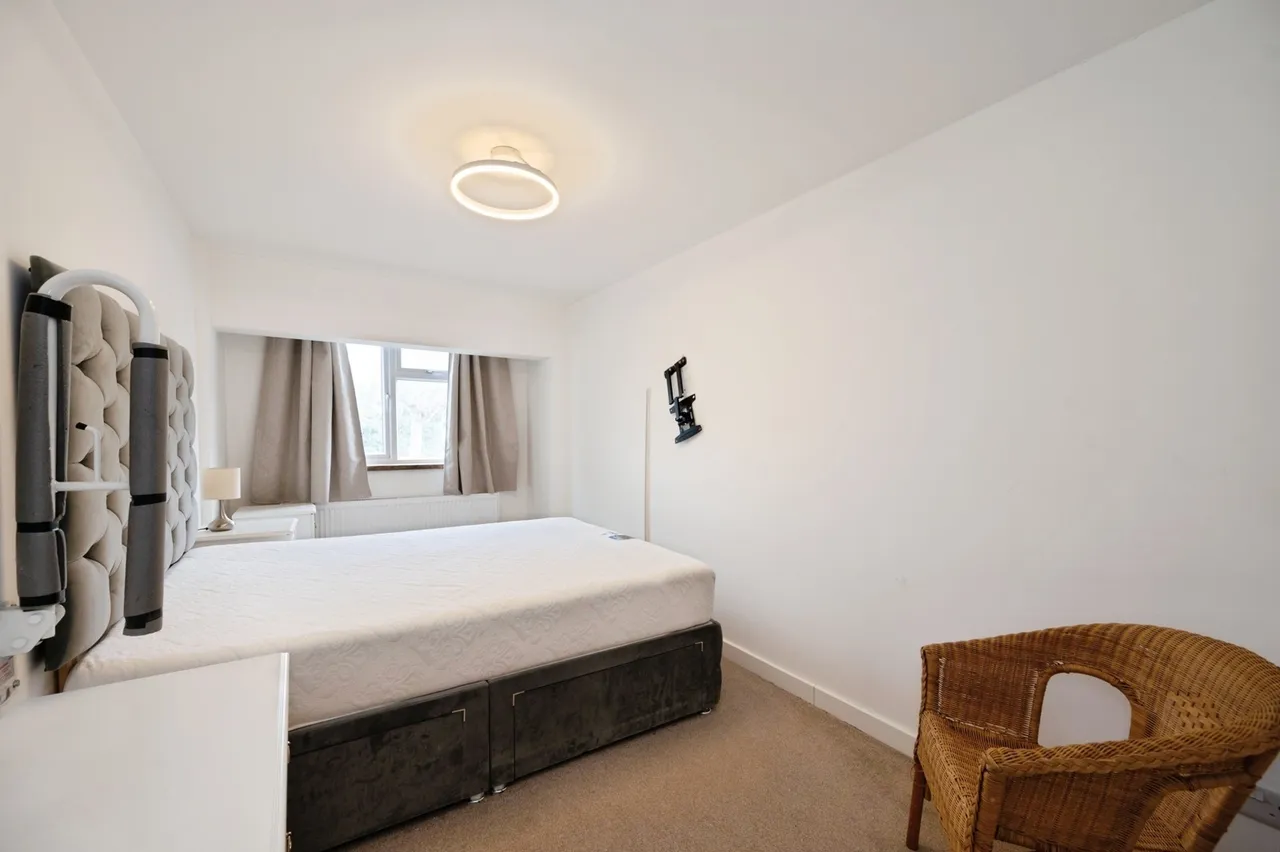 Sandy Point Road, Hayling Island, PO11, photo 8