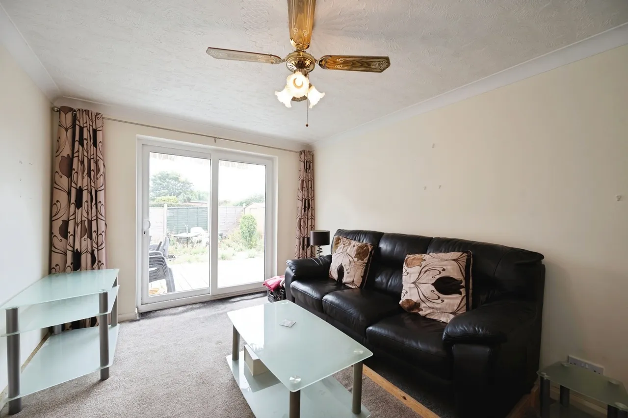 Sandy Point Road, Hayling Island, PO11, photo 6
