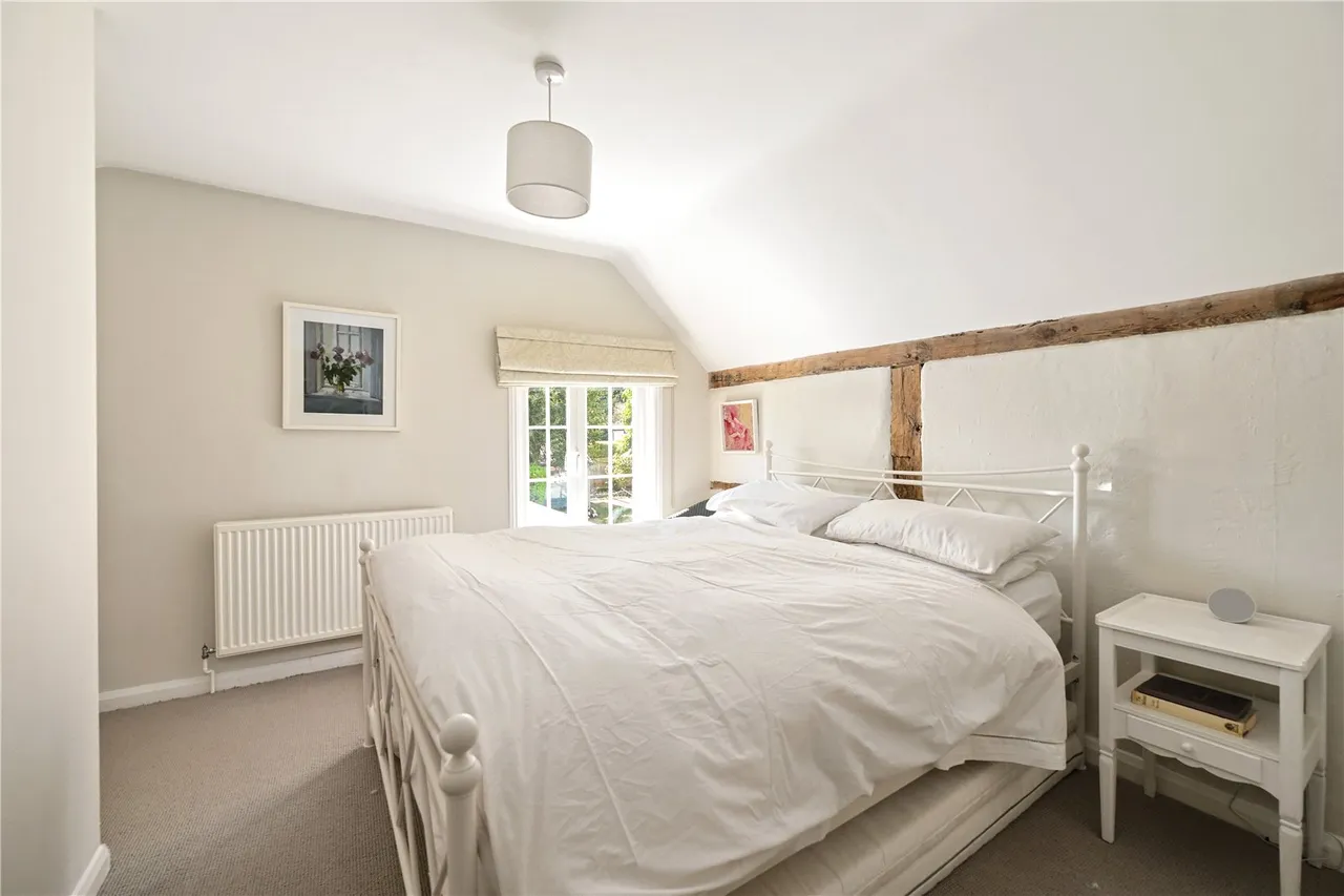 Aldershot Road, Church Crookham, Fleet, Hampshire, GU52 8JX, photo 9