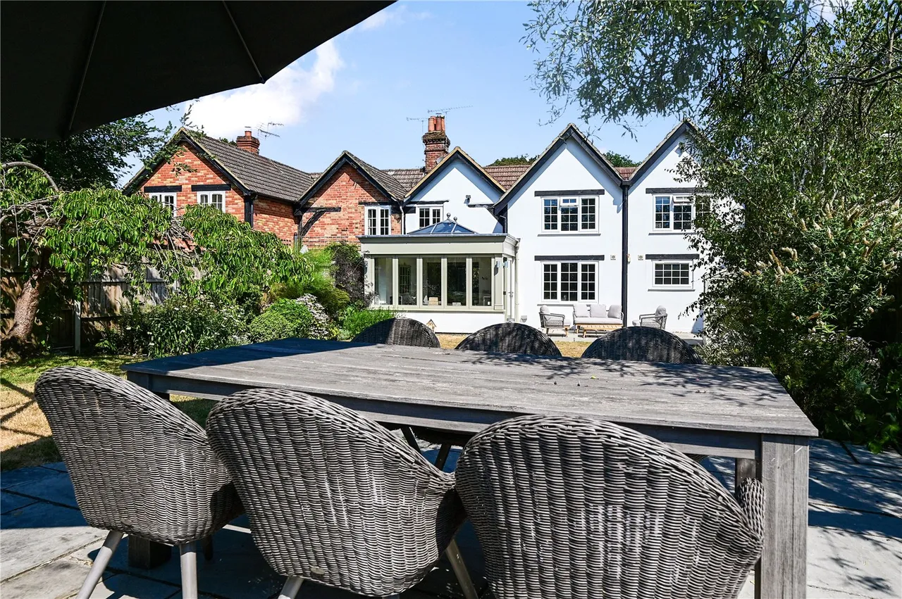 Aldershot Road, Church Crookham, Fleet, Hampshire, GU52 8JX, photo 14