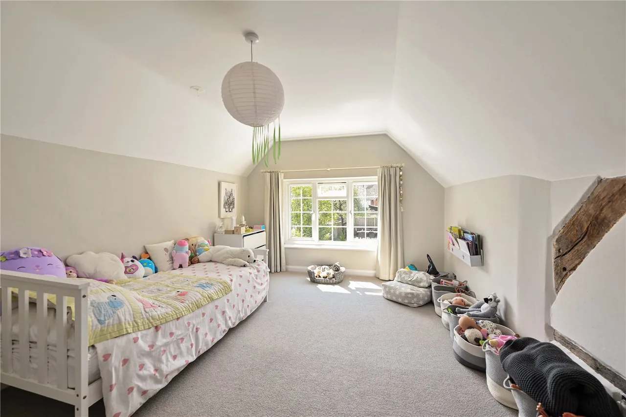 Aldershot Road, Church Crookham, Fleet, Hampshire, GU52 8JX, photo 8
