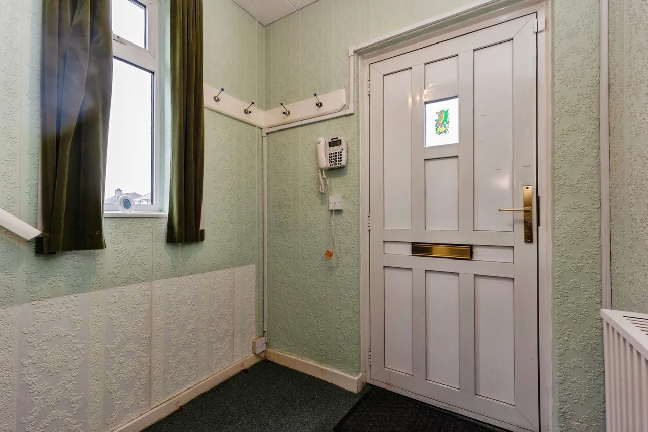 Lismore Road, Cheshire, SK16, photo 2