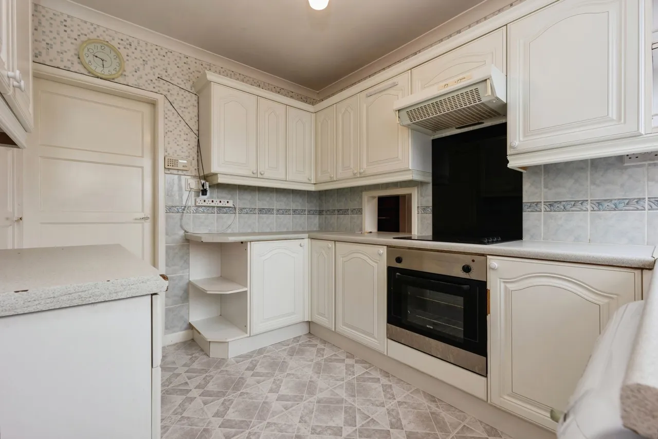 Lismore Road, Cheshire, SK16, photo 8