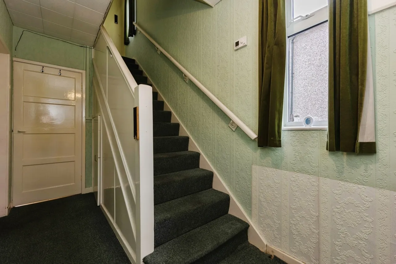 Lismore Road, Cheshire, SK16, photo 3