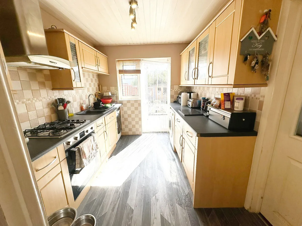Eastern Avenue East, Romford, RM1, photo 3