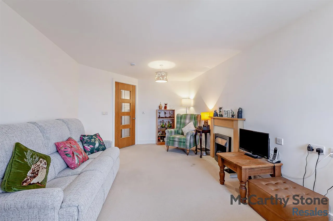 High Street, Ongar, CM5, photo 3