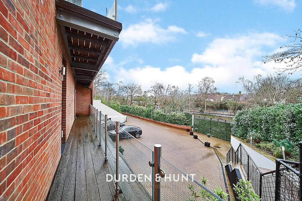 Eden Avenue, Chigwell, IG7, photo 18