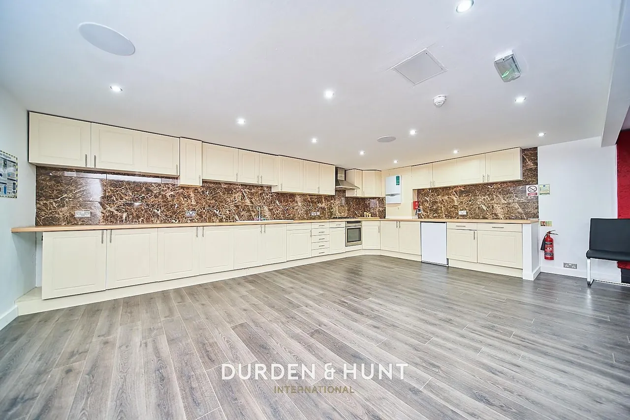 Eden Avenue, Chigwell, IG7, photo 28