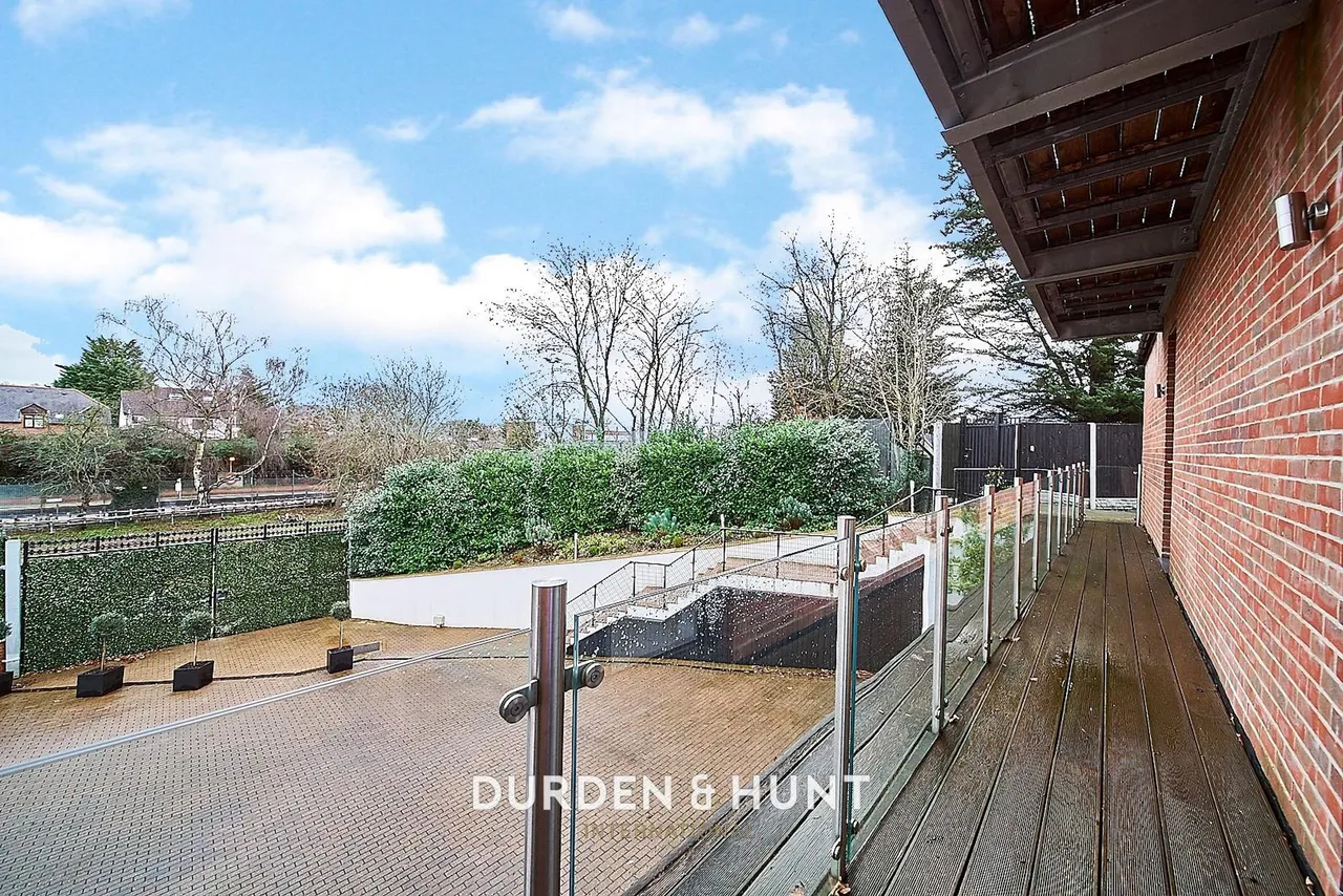 Eden Avenue, Chigwell, IG7, photo 22