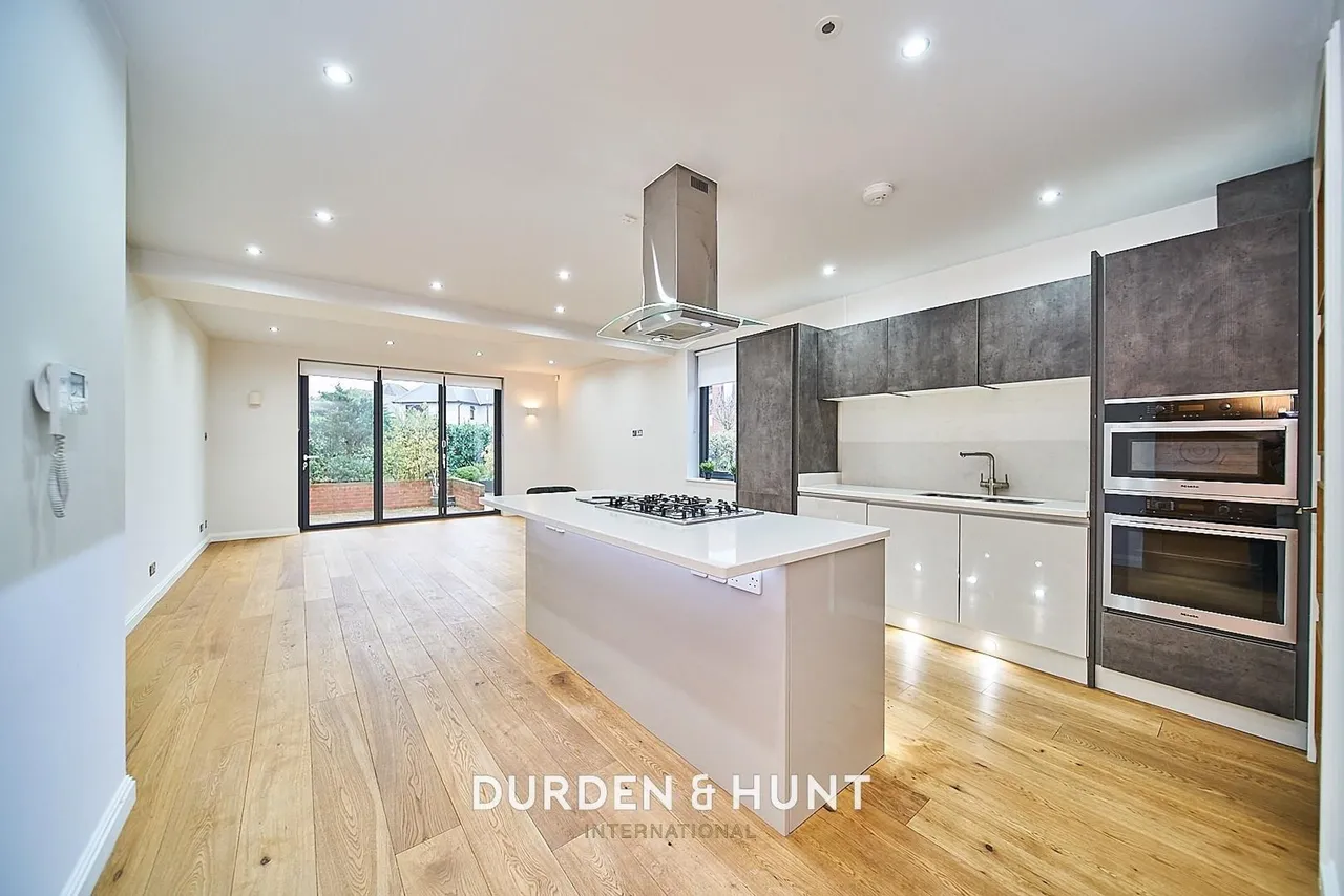 Eden Avenue, Chigwell, IG7, photo 6