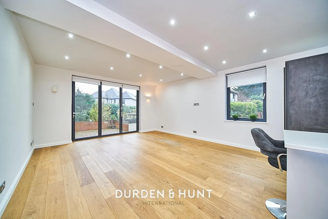 Eden Avenue, Chigwell, IG7, photo 9