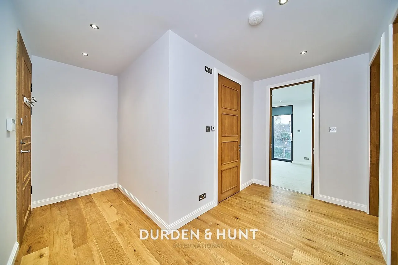 Eden Avenue, Chigwell, IG7, photo 13