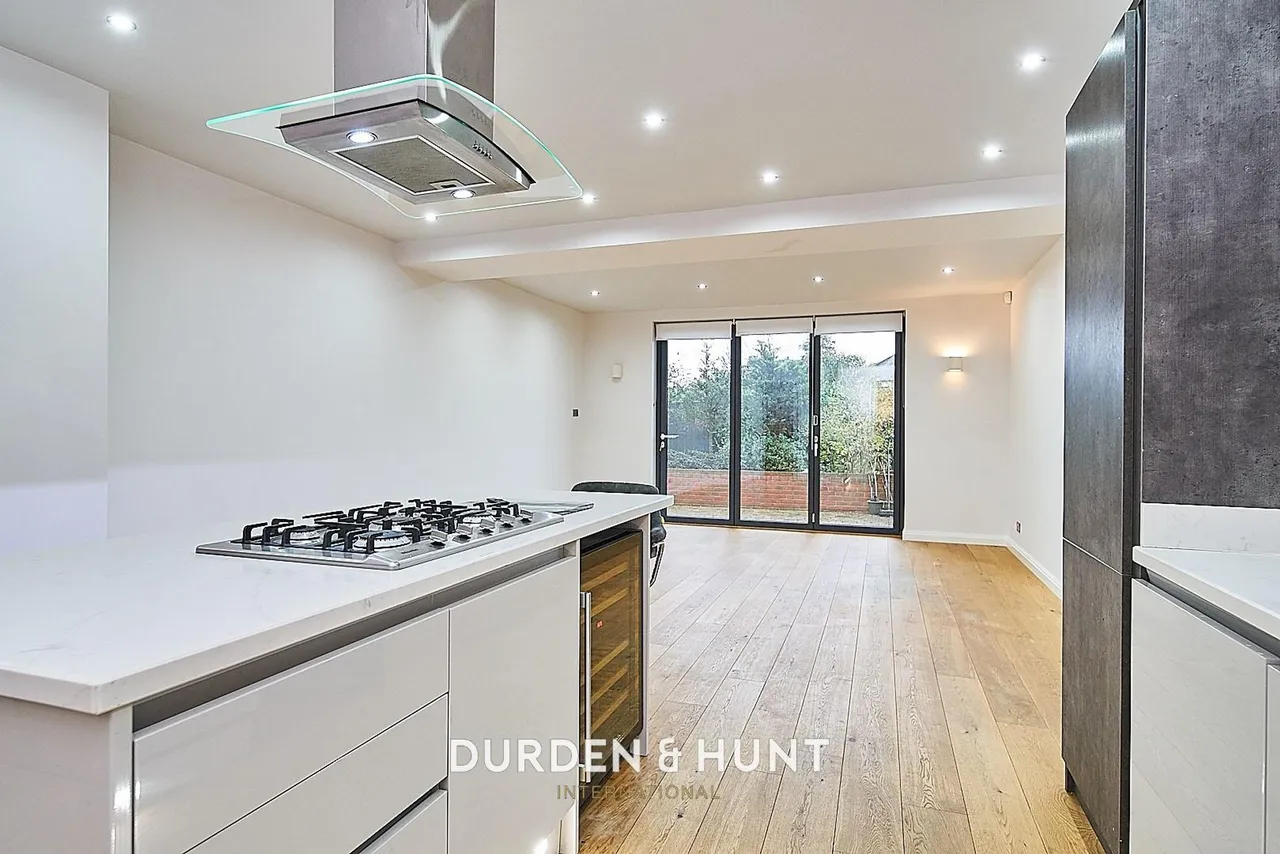 Eden Avenue, Chigwell, IG7, photo 8